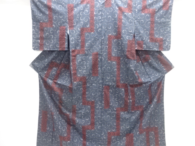 花唐草模様織り出し本場泥大島紬着物(5マルキ)